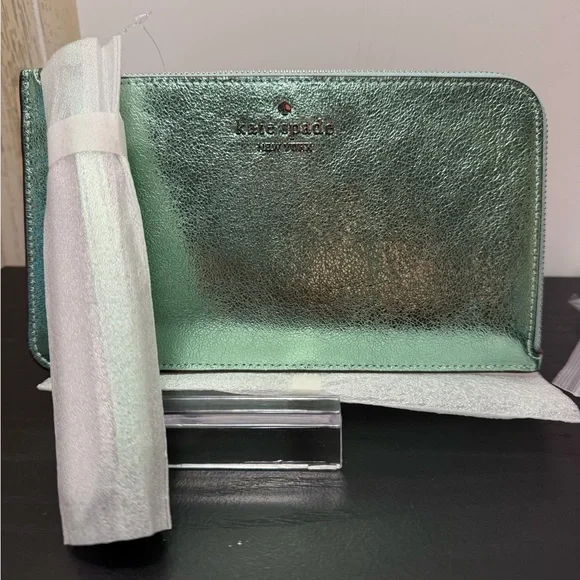 NWT Kate Spade LUCY METALLIC MEDIUM L-ZIP WRISTLET SEAWATER - Picture 4 of 13